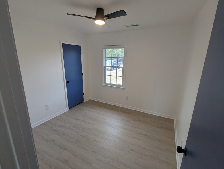 Building Photo - 5310 Lord Tennyson Dr