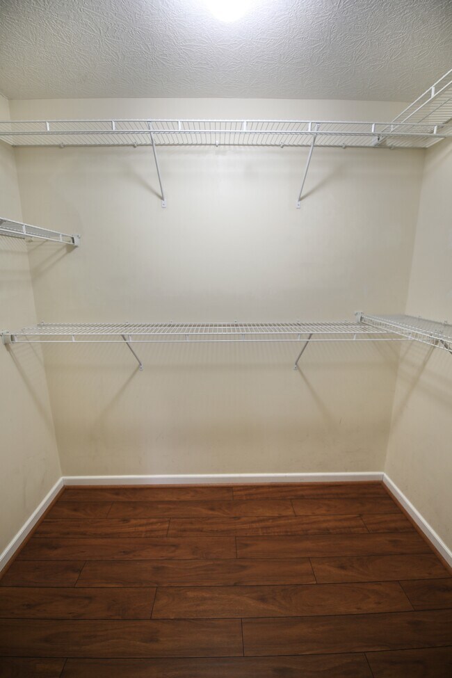 Building Photo - 4400 Greensbury Dr