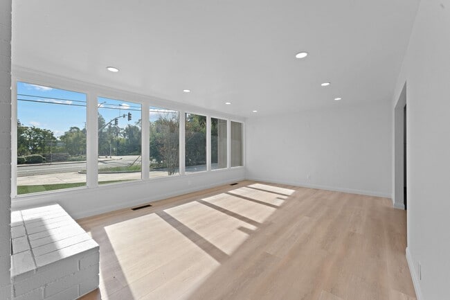 Building Photo - RV/trailer parking