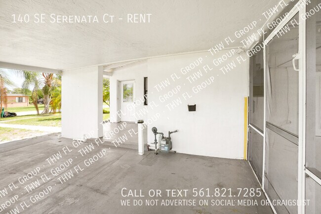 Building Photo - 140 SE Serenata Ct