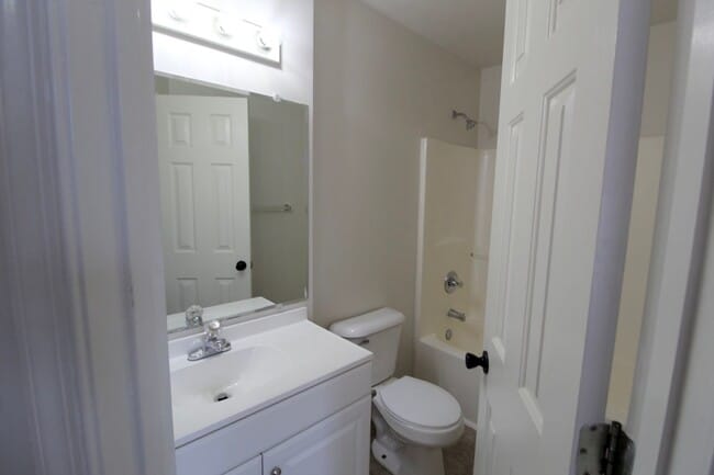 Building Photo - 1326 Devon Ln