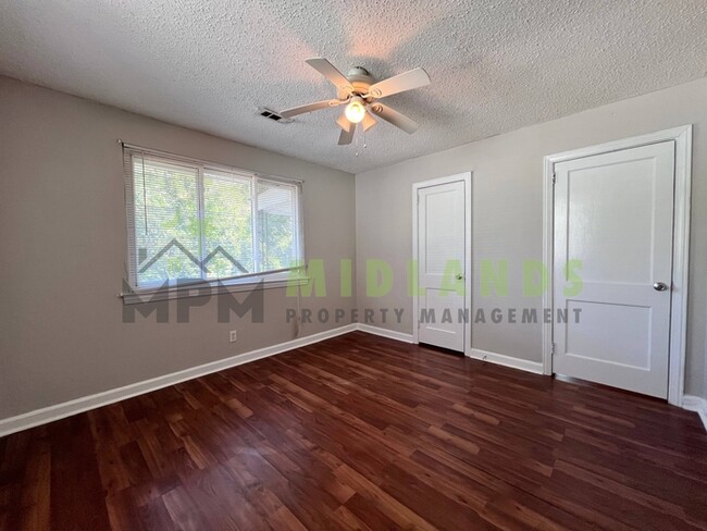 Building Photo - 4921 Dale Dr