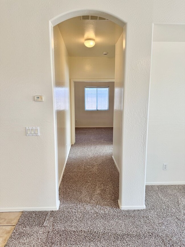 Building Photo - 314 S 117th Dr