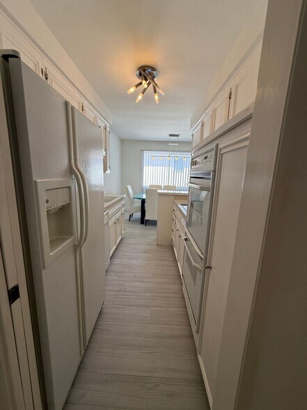 Building Photo - Welcome to 404 San Vicente — Prime Santa Monica Living!