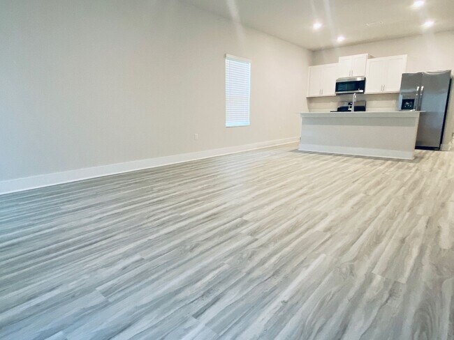 Building Photo - 9908 Starling Dr