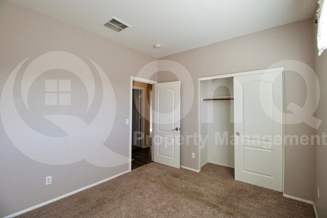 Building Photo - 11434 E Cliffrose Ln