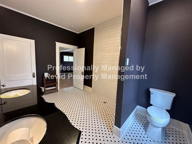 Building Photo - Updated 3 bedroom 3 bathroom home in Coope...