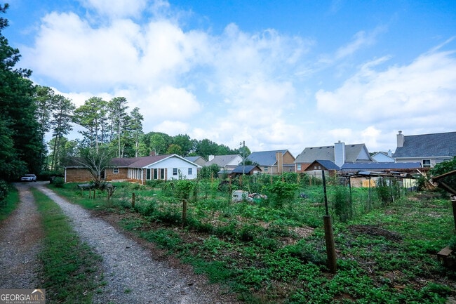 Building Photo - 2765 Collins Hill Rd