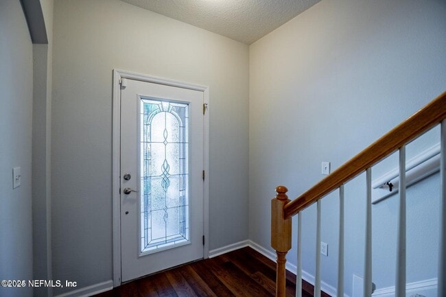 Building Photo - 721 Crystal Way