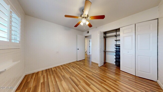 Building Photo - 830 E Orchid Ln