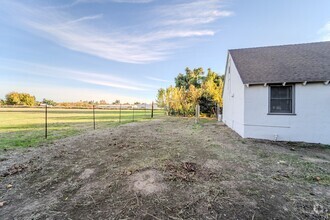 Building Photo - 0558