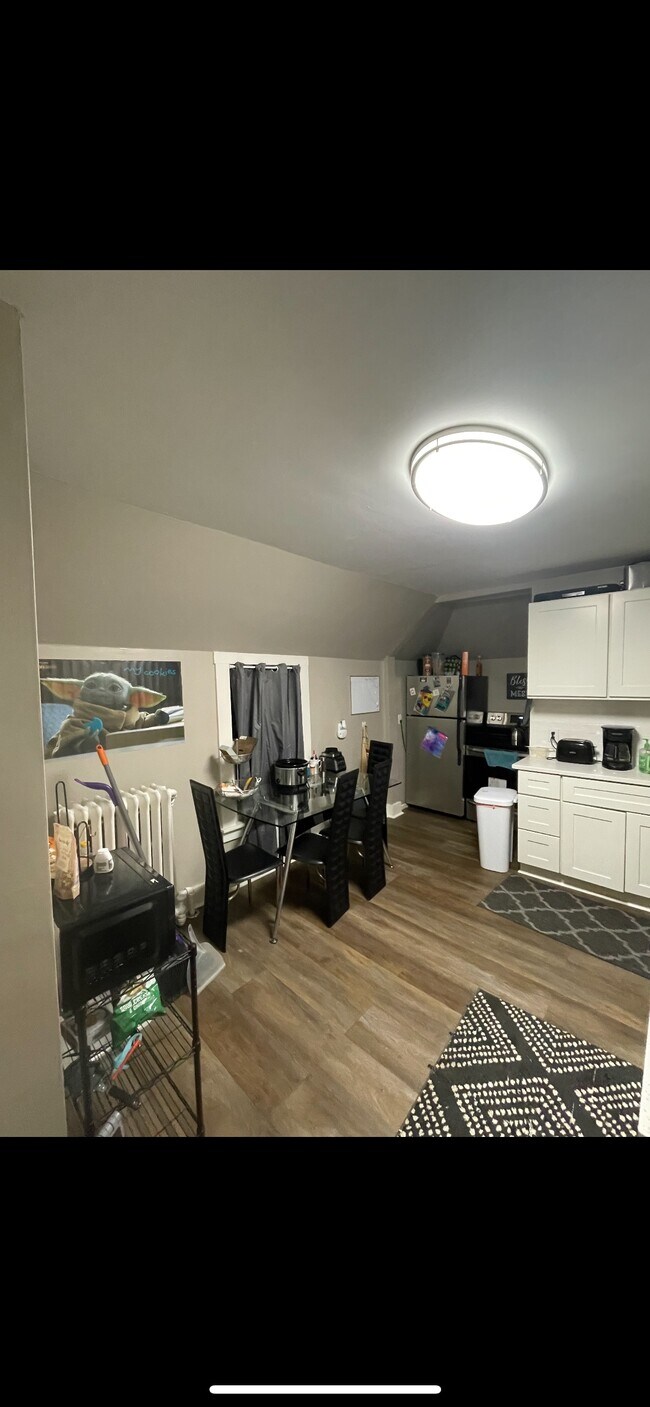 Building Photo - 2738 Emerson Ave S