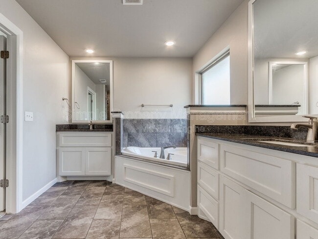 Building Photo - 4013 Palmetto Trail