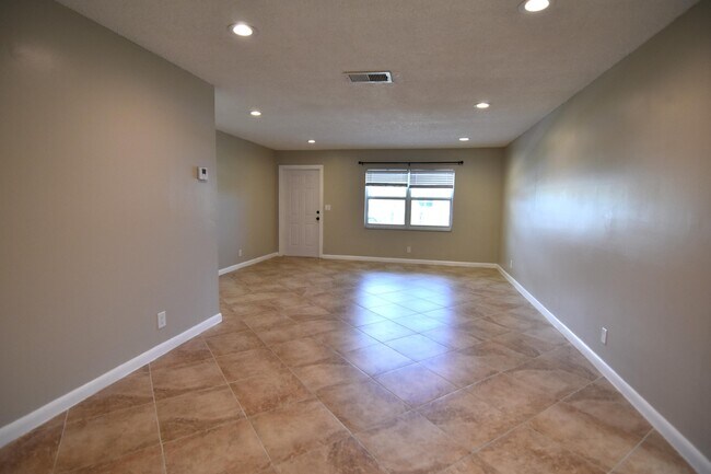 Building Photo - 19287 Liberty Rd