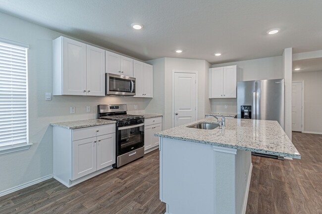 Building Photo - 4 bd/2 ba available NOW!! Wiseman/Talley F...
