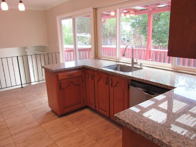 Building Photo - Beautiful 4 Bed, 2.5 Bath Home in Perfect San Ramon Location