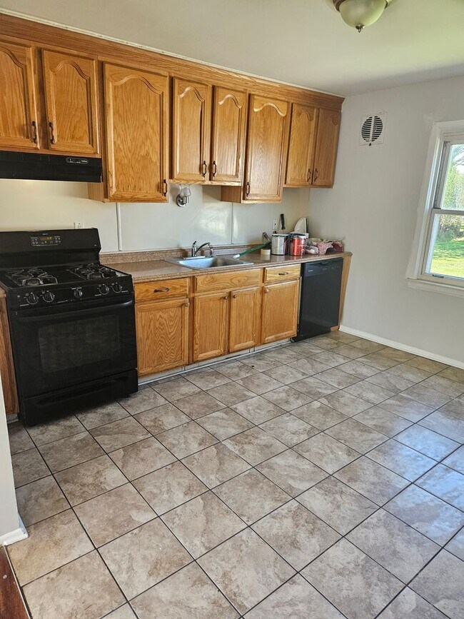 Building Photo - 27261 Woodmont St