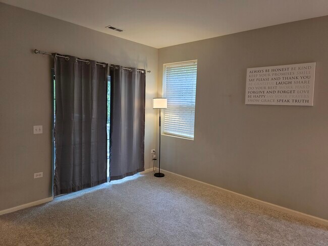 Building Photo - 2250 Aurora Dr