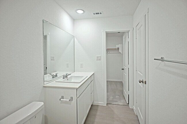 Building Photo - 1808 Stonechat