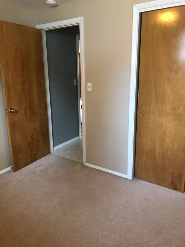 Building Photo - 2 Bedroom 2 Bathroom Apartment