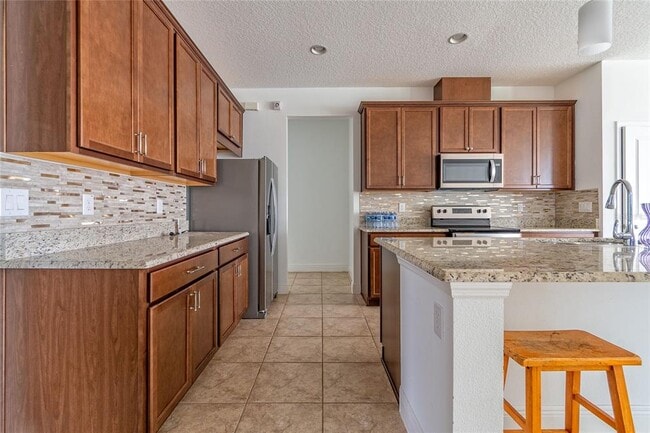 Building Photo - 14815 Milfoil Ave