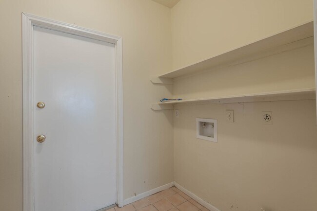 Building Photo - 17030 Macleish Dr