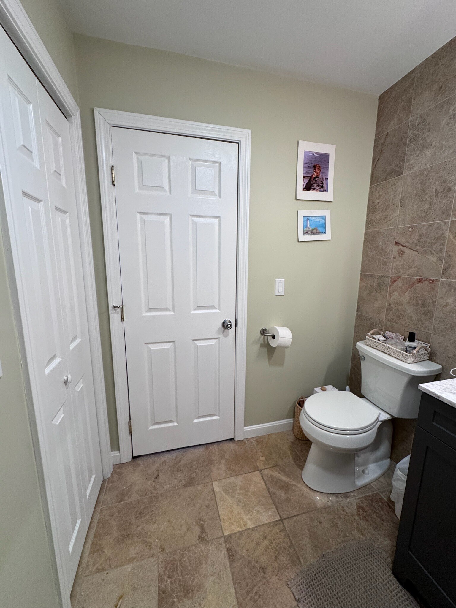 Building Photo - 127 Heath St