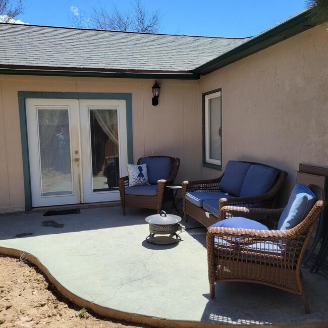 Building Photo - 4 Bedroom Home in Bayfield