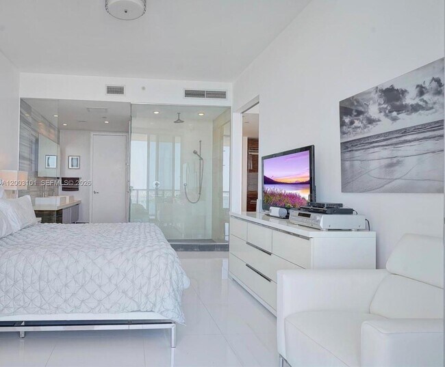 Building Photo - 1100 Biscayne Blvd