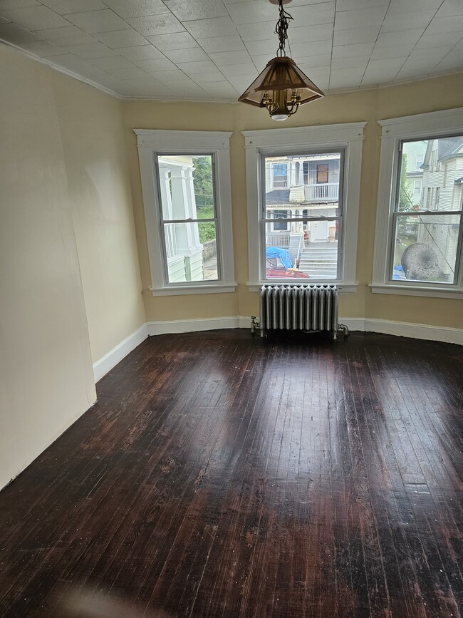 Building Photo - 54 Wildwood Ave