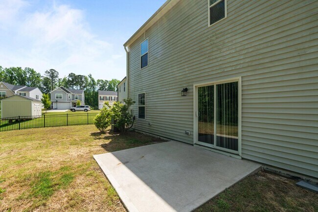 Building Photo - 205 Abercorn Wy