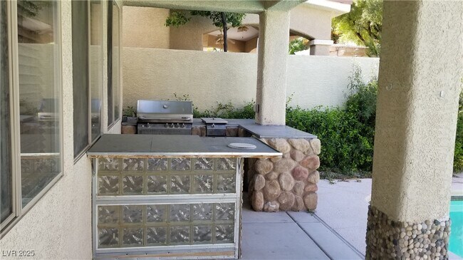 Building Photo - 7414 Page Ranch Ct