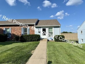 Building Photo - 3 Bedroom 2 Bath Overland Park Duplex Now Available!