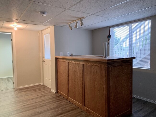 Building Photo - Renovated 4 BR/4BA Home with Large Backyar...