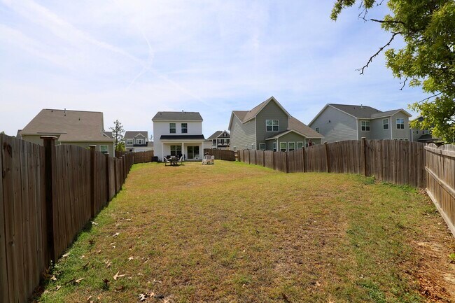 Building Photo - 1052 Ashcroft Cir