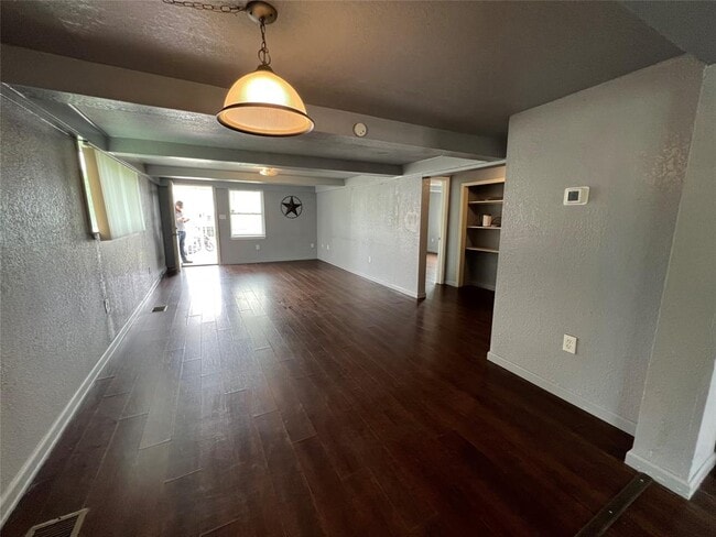 Building Photo - 2117 Grover Ave