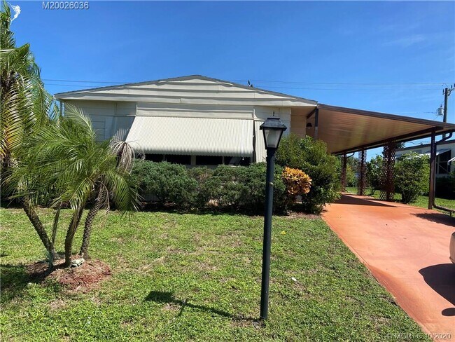 Building Photo - 7777 SE Continental Dr