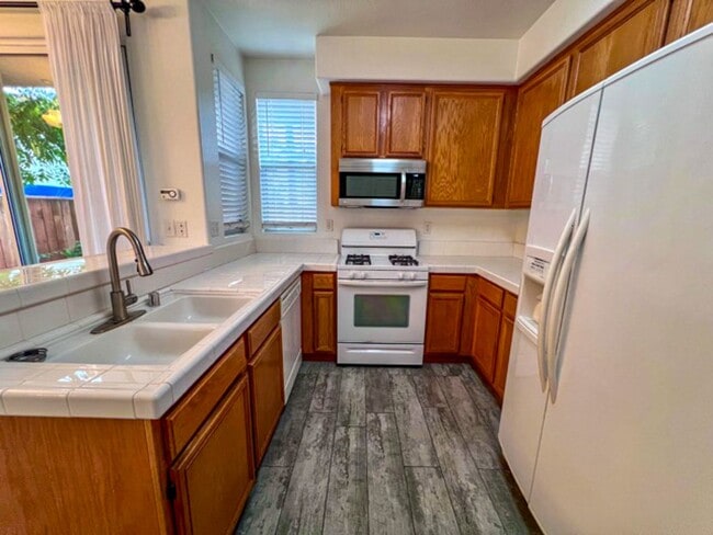 Building Photo - Beautiful 2 bedroom Condo located in Murrieta for LEASE