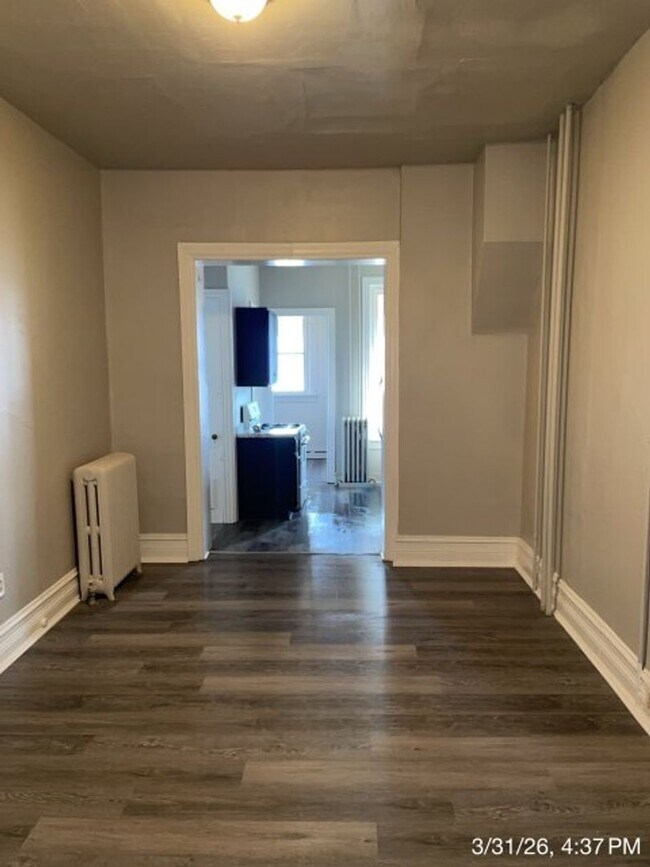 Building Photo - 1046 Walnut St