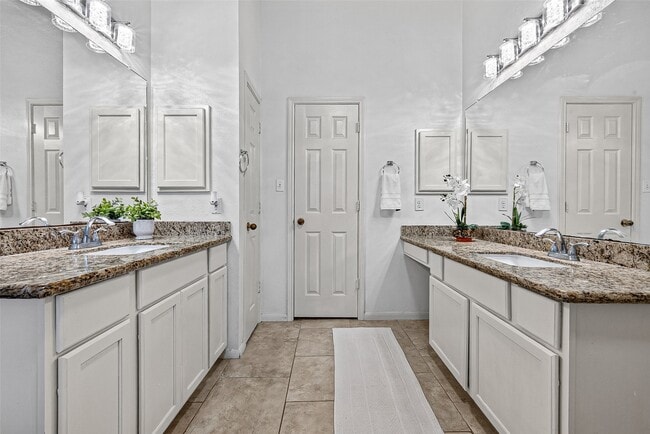 Building Photo - 19207 Rebel Yell Dr