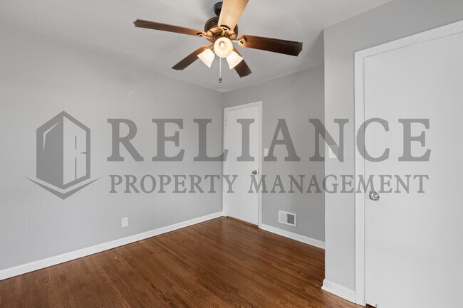 Building Photo - 2042 S Pinecrest St