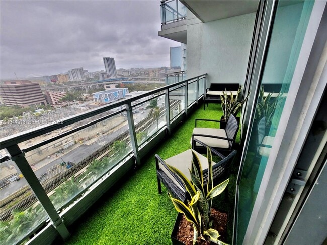 Building Photo - 92 SW 3rd St