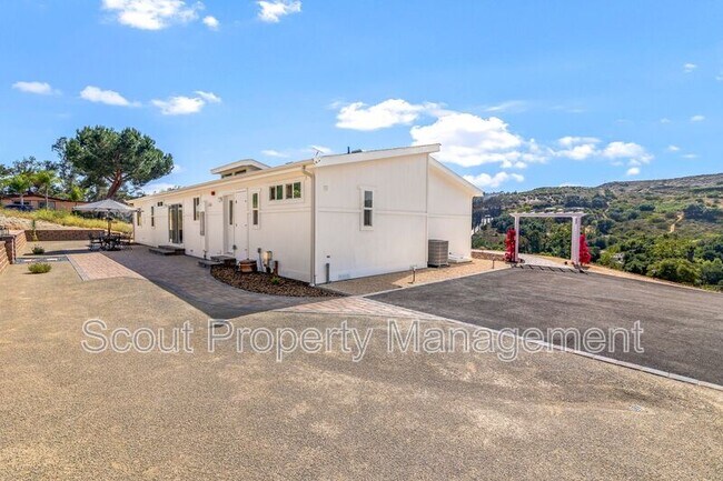 Building Photo - 471 Stewart Canyon Rd