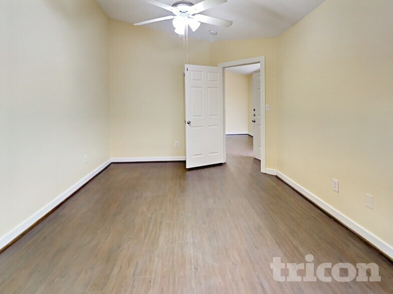 Building Photo - 3247 Jorns St
