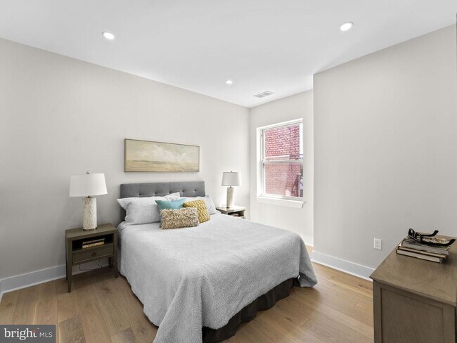 Building Photo - 532 Shepherd St NW