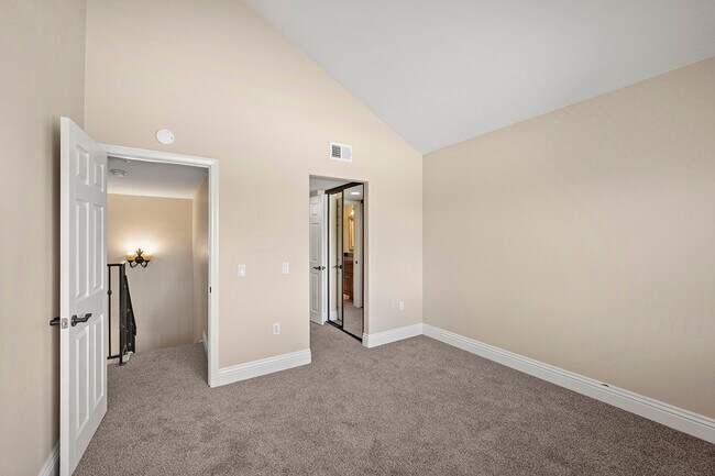 Building Photo - 3987 Nobel Dr