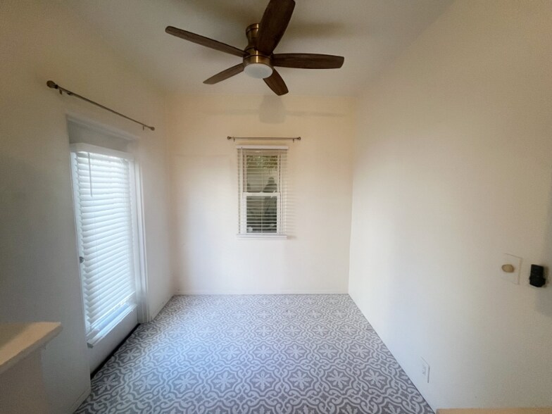 Building Photo - 244 Cliff Dr