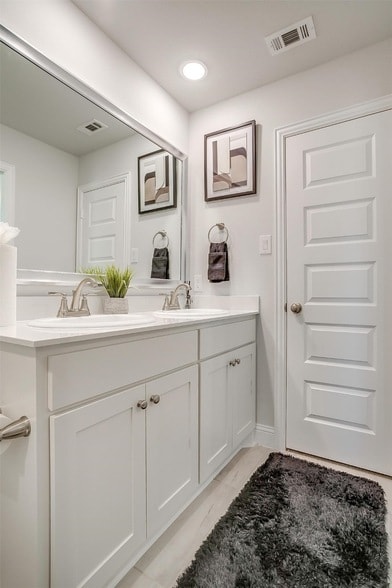 Building Photo - 6618 Ellesmere Dr