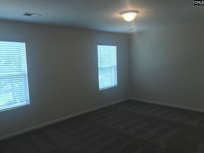 Building Photo - 1065 Roscoe Rd