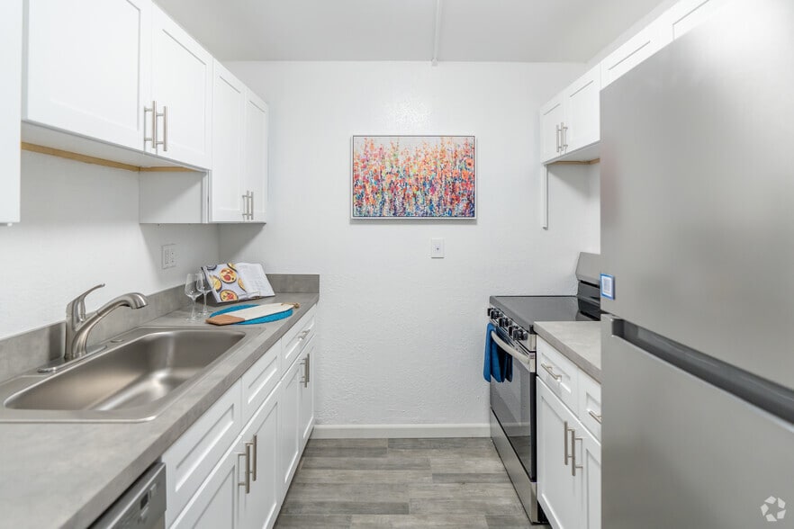 1BD, 1BA - 927SF - The Oceanaire